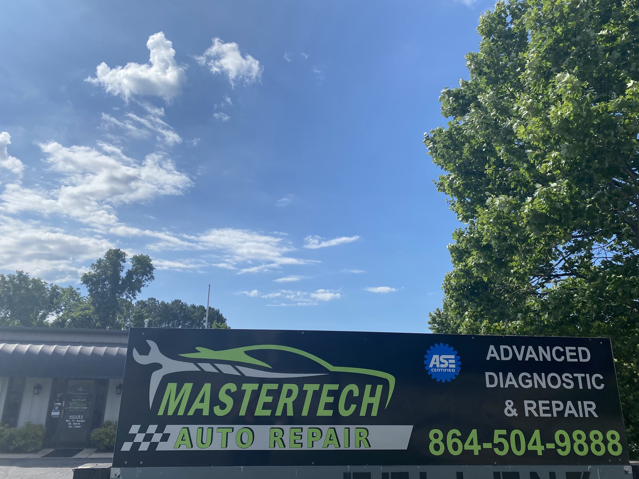 The MasterTech Auto Repair roadside sign: Advanced Diagnostic and Repair, 864-504-9888